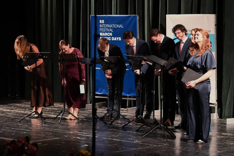 VOCES8 Scholars - All seems beautiful 1